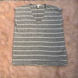 Market & Spruce Heather Gray V-Neck Tank